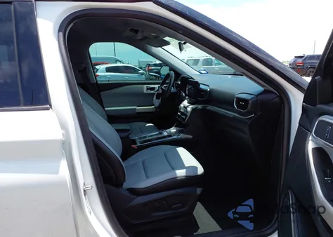 2021 Ford Explorer Xlt z USA, uszkodzony, nr VIN 1FMSK7DH8MGB31410